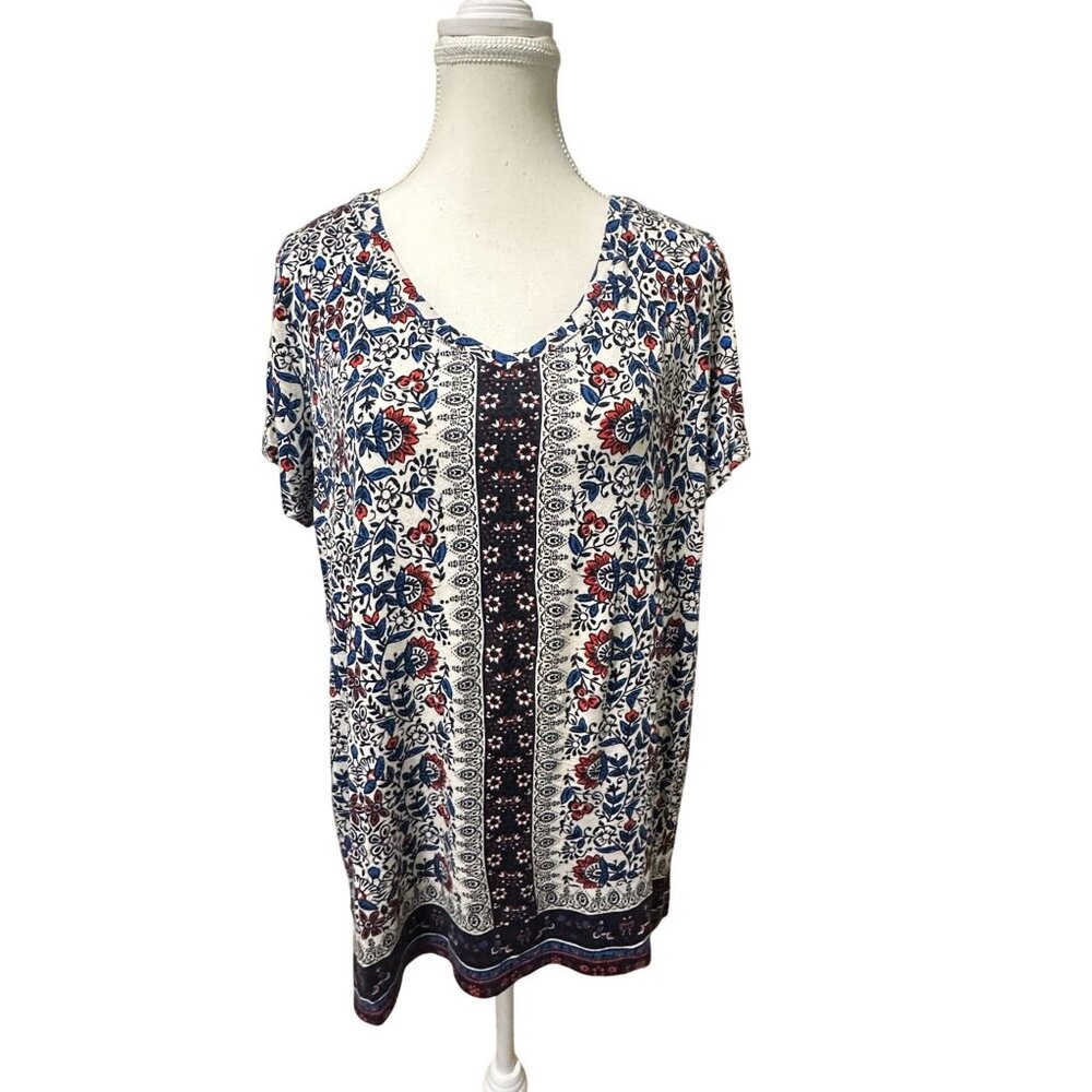 1X Floral V-Neck Top by Jones & Co GUC